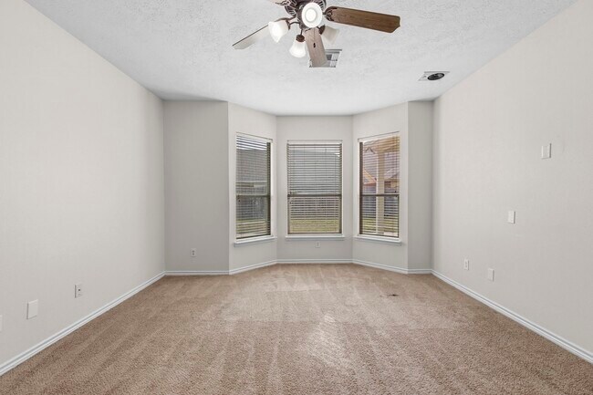 Building Photo - 4914 Trailing Clover Ct