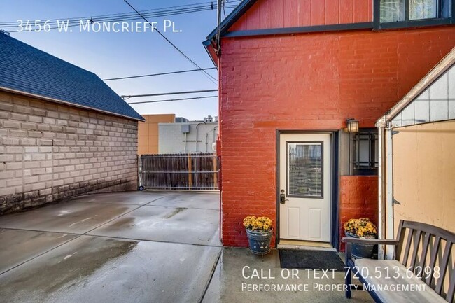 Building Photo - 3456 W Moncrieff Pl