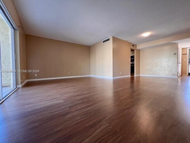 Building Photo - 3300 Spanish Moss Terrace