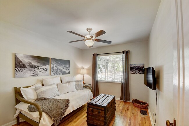 Building Photo - Gorgeous duplex near Cherry Creek!