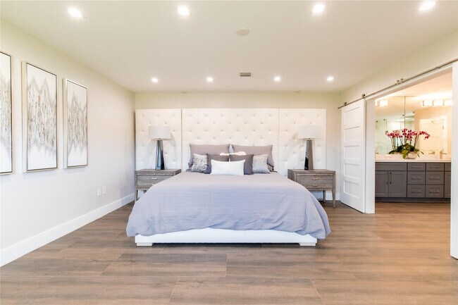 Building Photo - 2275 SW 44th St