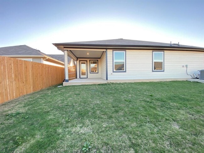 Building Photo - 202 Sweetwater Crk Ln