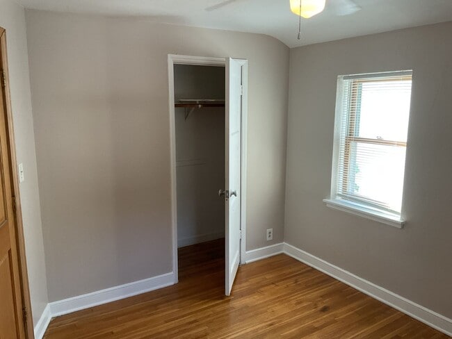 Building Photo - 708-710 1st Ave S