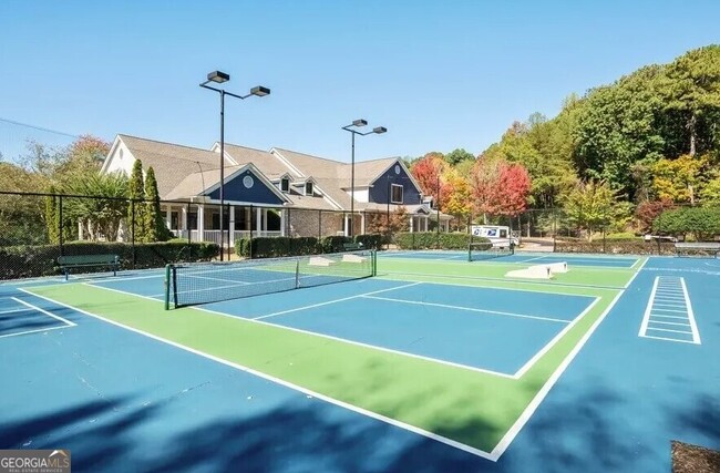 Building Photo - 7600 Roswell Rd