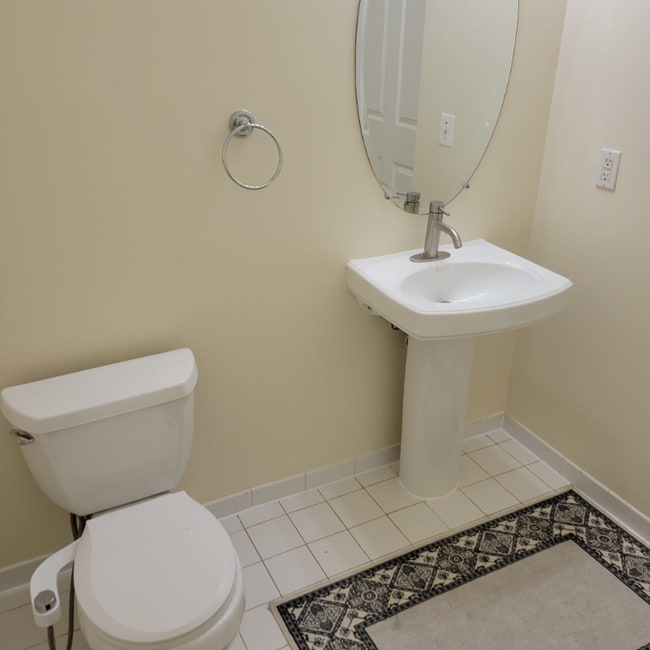 Building Photo - 586 Brittany Cir