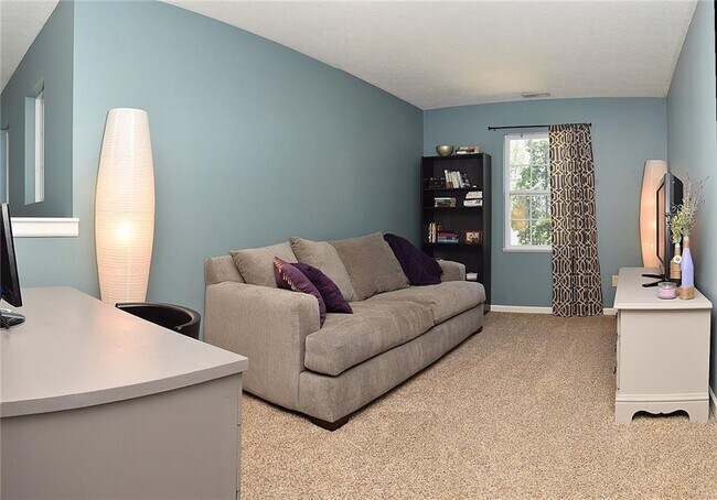 Building Photo - 10655 Trailwood Dr