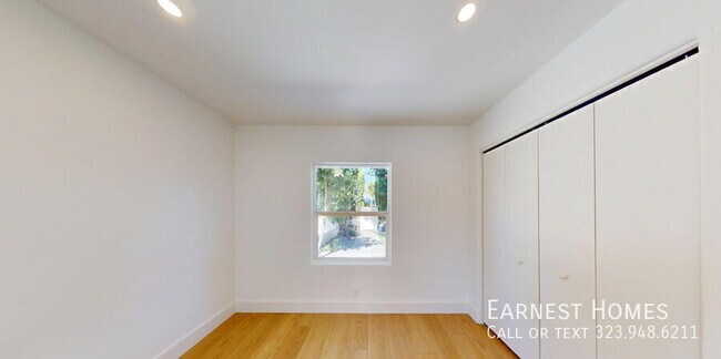 Building Photo - 15242 Morrison St
