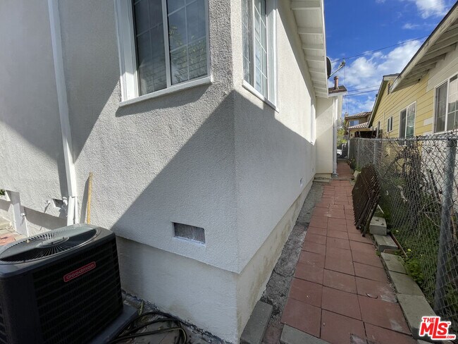 Building Photo - 10631 Tinker Ave