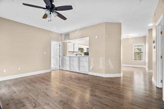 Building Photo - Sunpointe Condo #103