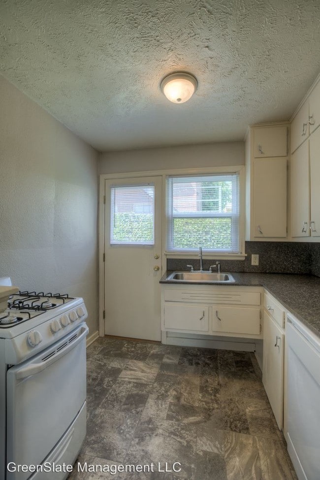 Building Photo - 119 N 38th St