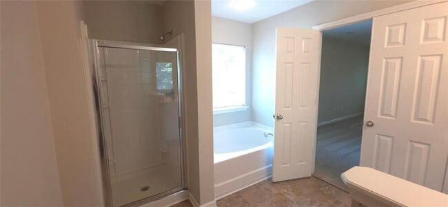 Building Photo - 3425 Fernview Dr