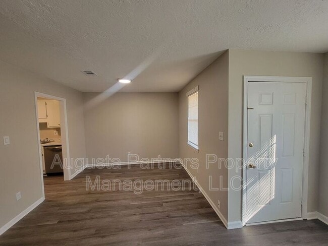 Building Photo - 155 Stoneybrooks Pl