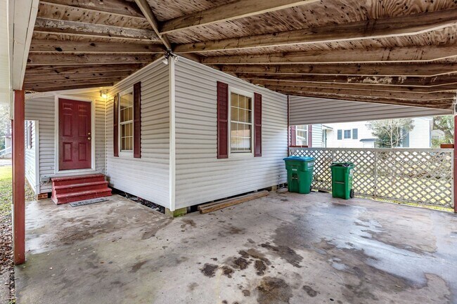 Building Photo - 2115 9th St