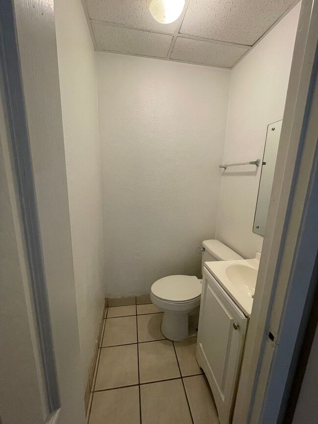 Building Photo - North Bay / central Portland area-Affordable rental-$99 move-in special
