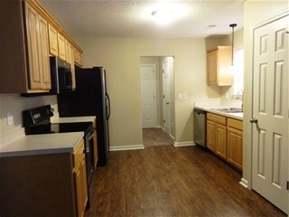Building Photo - 225 Bainsbury Ln