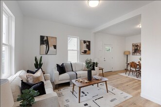 Building Photo - 2 Bed 1 Bath