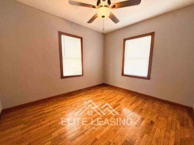 Building Photo - Charming 3-Bedroom Home with Garage