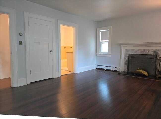Building Photo - 134 Pelhamdale Ave