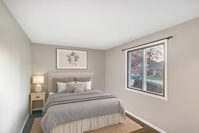 Building Photo - 1321 Yarmouth Ct