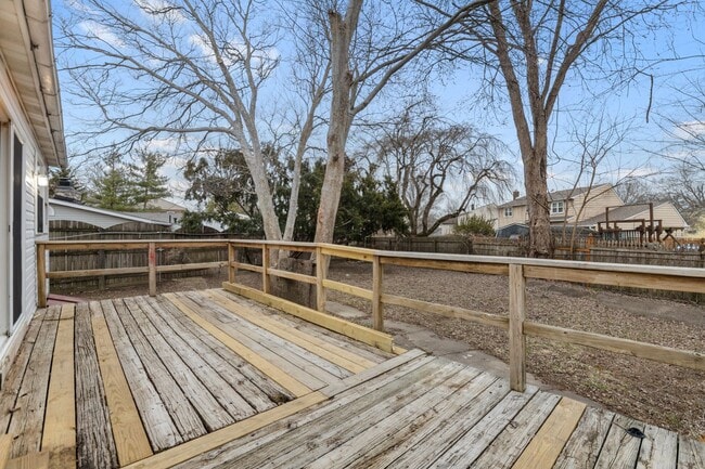 Building Photo - Single family Walking distance to UofD; Av...