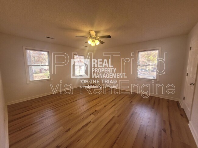 Building Photo - 1349 Brookwood Dr