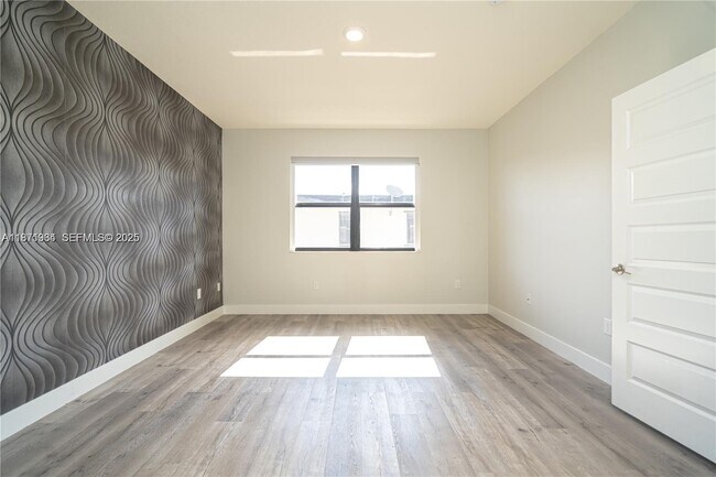 Building Photo - 10574 NW 81st Terrace