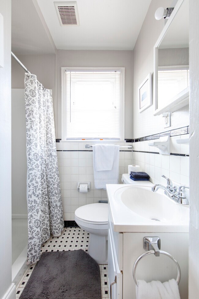 Bathroom nicely decorated and refinished - 1111 Herrin Ave