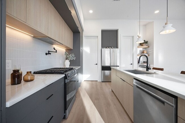 Building Photo - 3513 Castor St