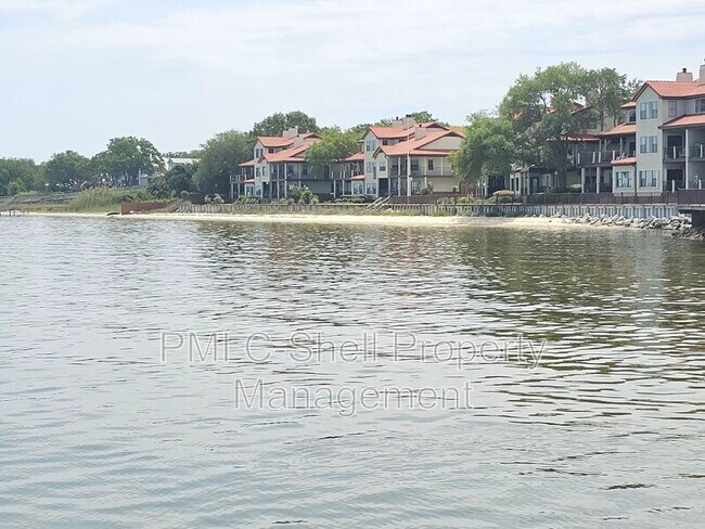 Building Photo - 90 Baybridge Dr
