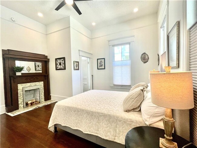 Building Photo - 1915 Union St