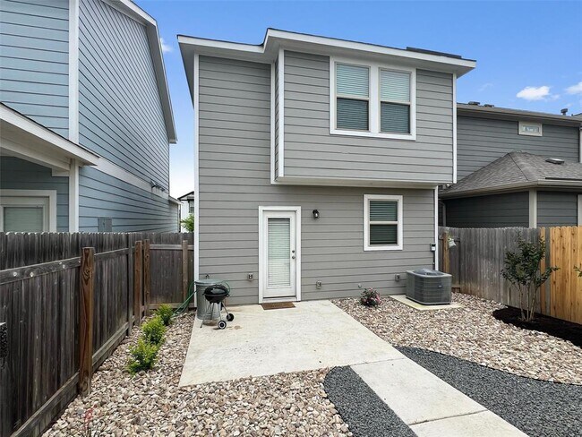 Building Photo - 1713 Yaupon Grove Ln