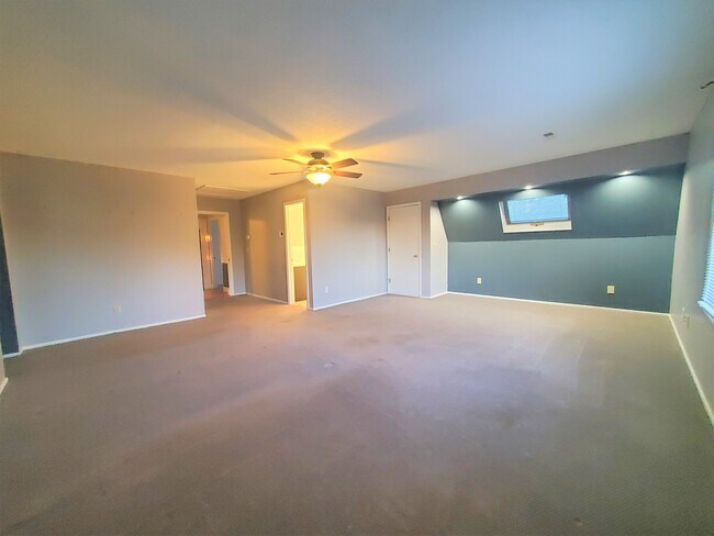 Building Photo - 4704 Great Oaks Dr