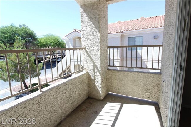 Building Photo - GATED 2 BED/2BATH CONDO IN NORTH LAS VEGAS