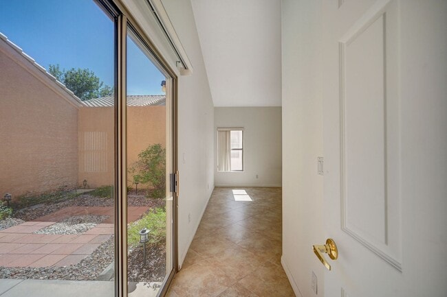 Building Photo - 121 Chatara Way