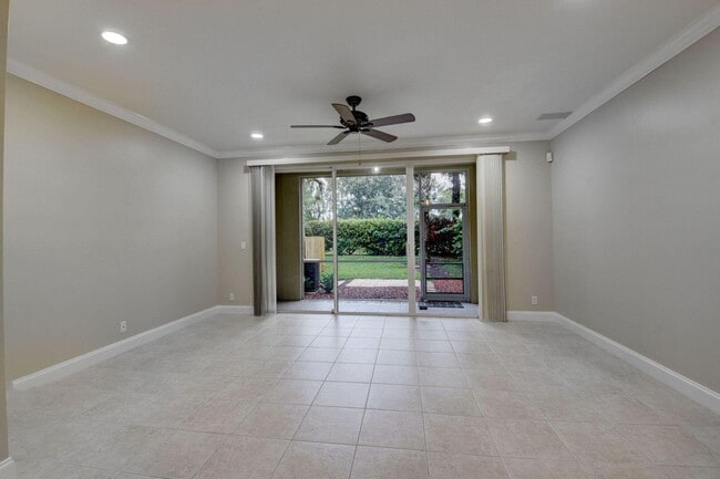 Building Photo - 9113 Tremezzo Ln