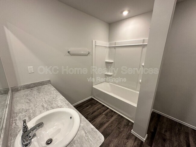 Building Photo - 618 SW 119th St