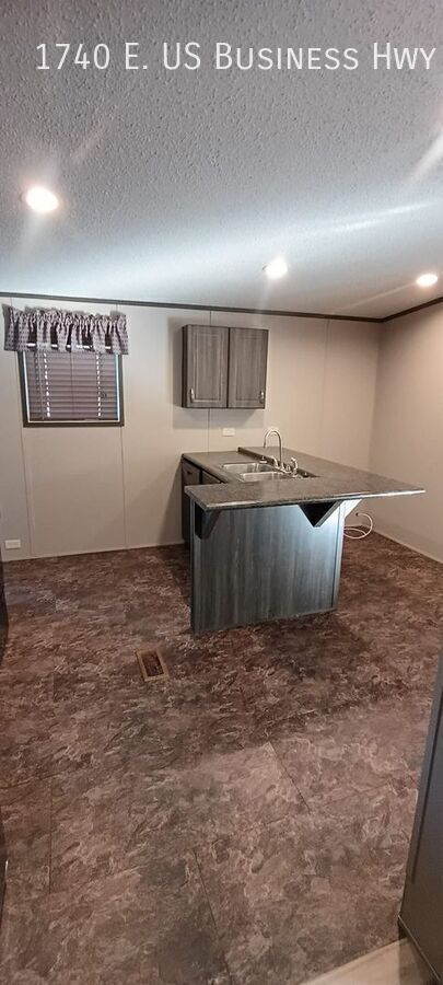 Building Photo - 1740 E U.S. Business 83