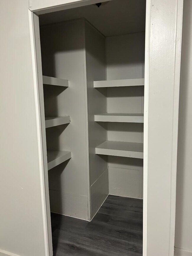 Building Photo - 188 AN Cir