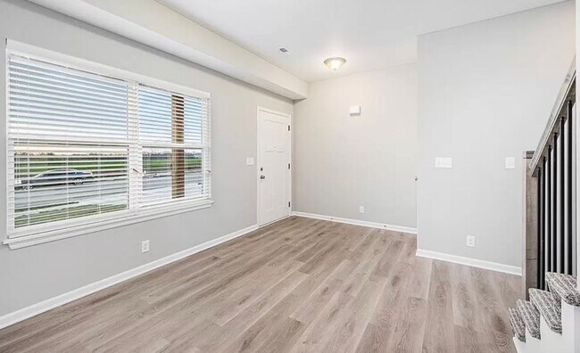Building Photo - Beautiful 4 bedroom in Blue Springs! Comin...
