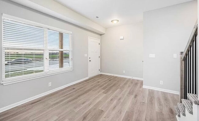 Building Photo - Beautiful 4 bedroom in Blue Springs! Coming Soon!