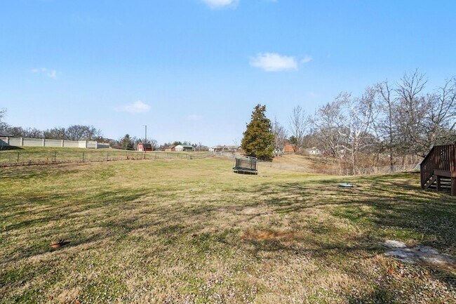 Building Photo - 24981 State Line Rd