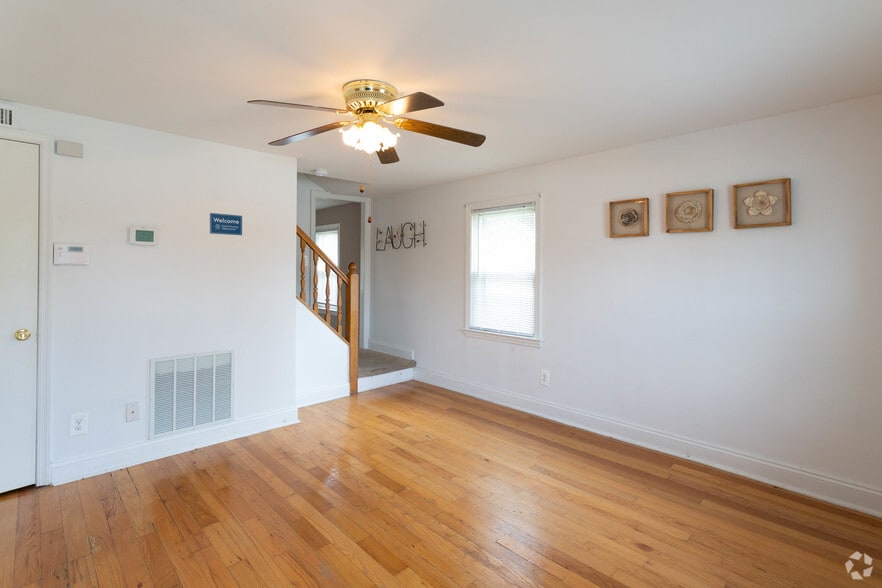 Day Village Townhomes 511 Avondale Rd Dundalk MD 21222 Apartment Finder