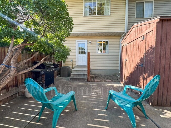 Building Photo - 446 E Parkside Cir
