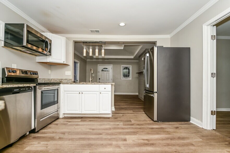 Building Photo - 1315 Dorsey St SW