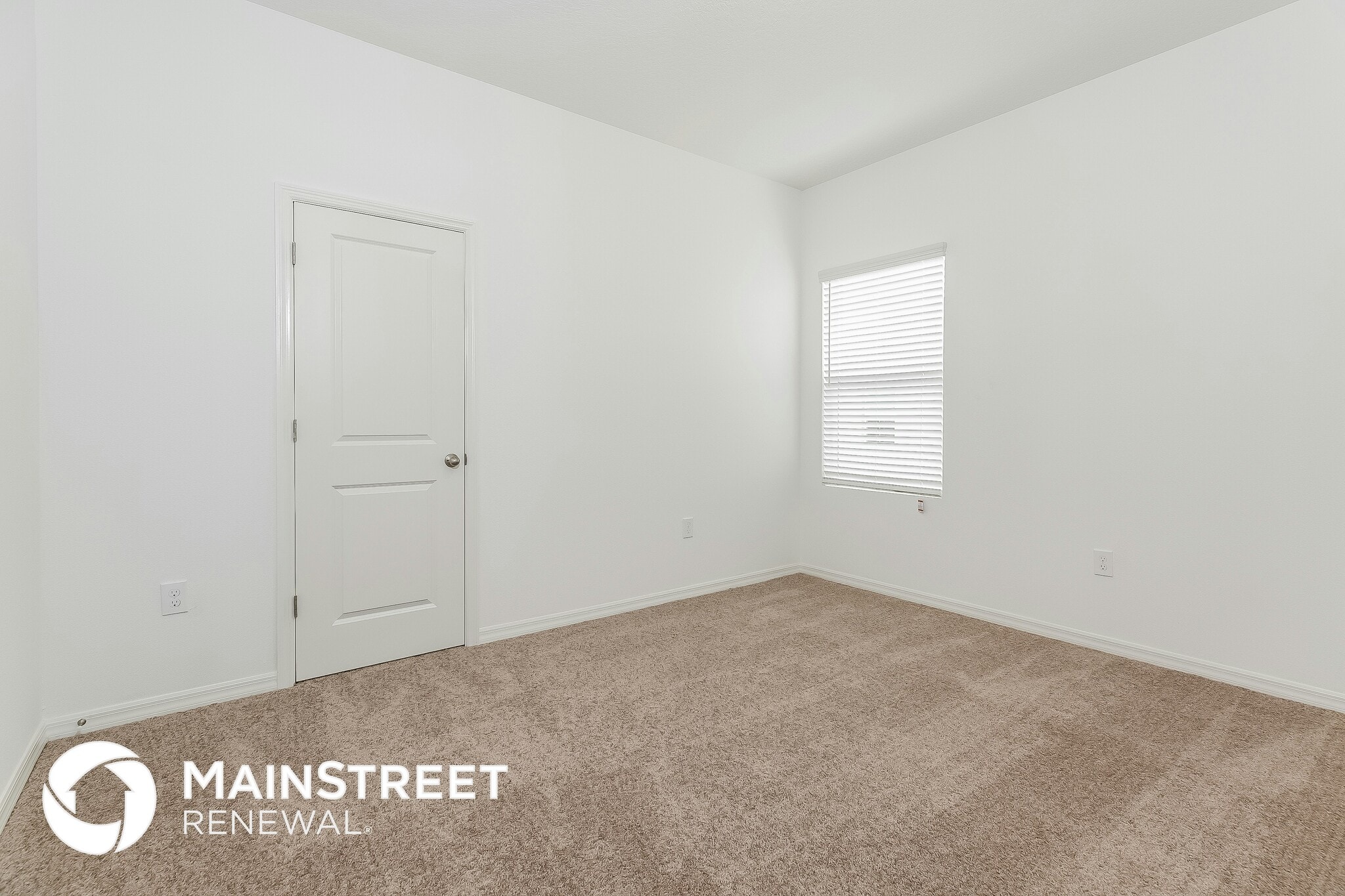 Building Photo - 194 Hidden Lk Lp