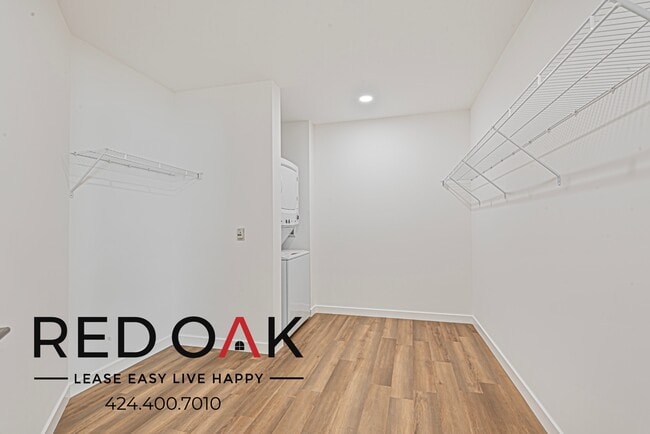 Building Photo - 1860 N Western Ave