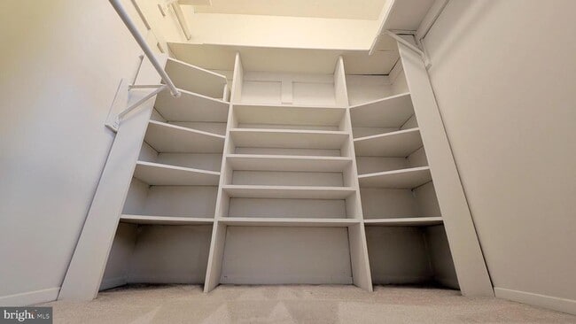 Building Photo - 33 Badger Gate Ct