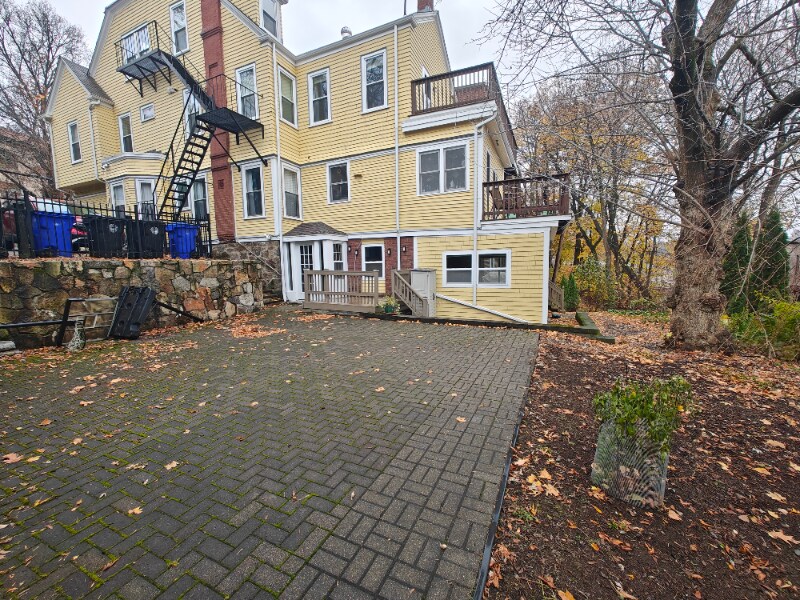 Building Photo - 175 Winthrop Rd