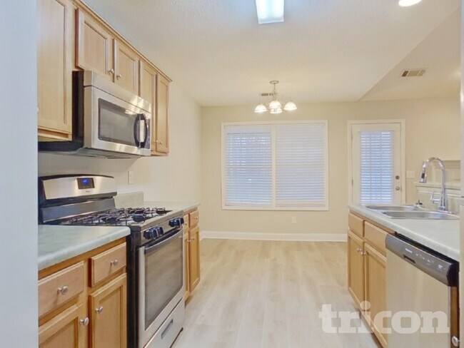 Building Photo - 373 Morning Star Dr