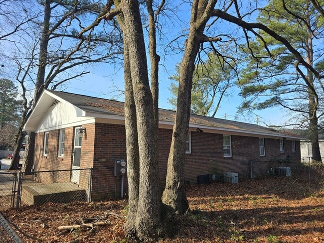 Building Photo - New Listing!!